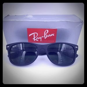 Ray Ban Wayfarer Black Unisex Sunglasses